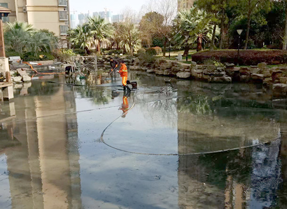 田阳景观池淤泥清理